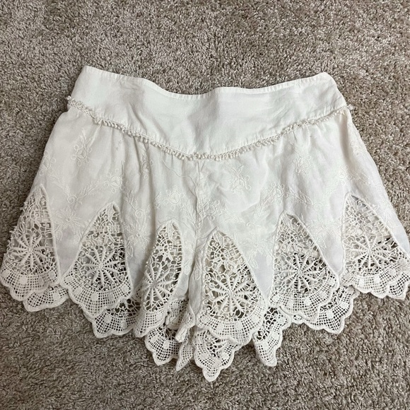 (sold)American Eagle Outfitters Cream Crochet Lace Trim Shorts Fairy Boho Beach - Picture 1 of 4